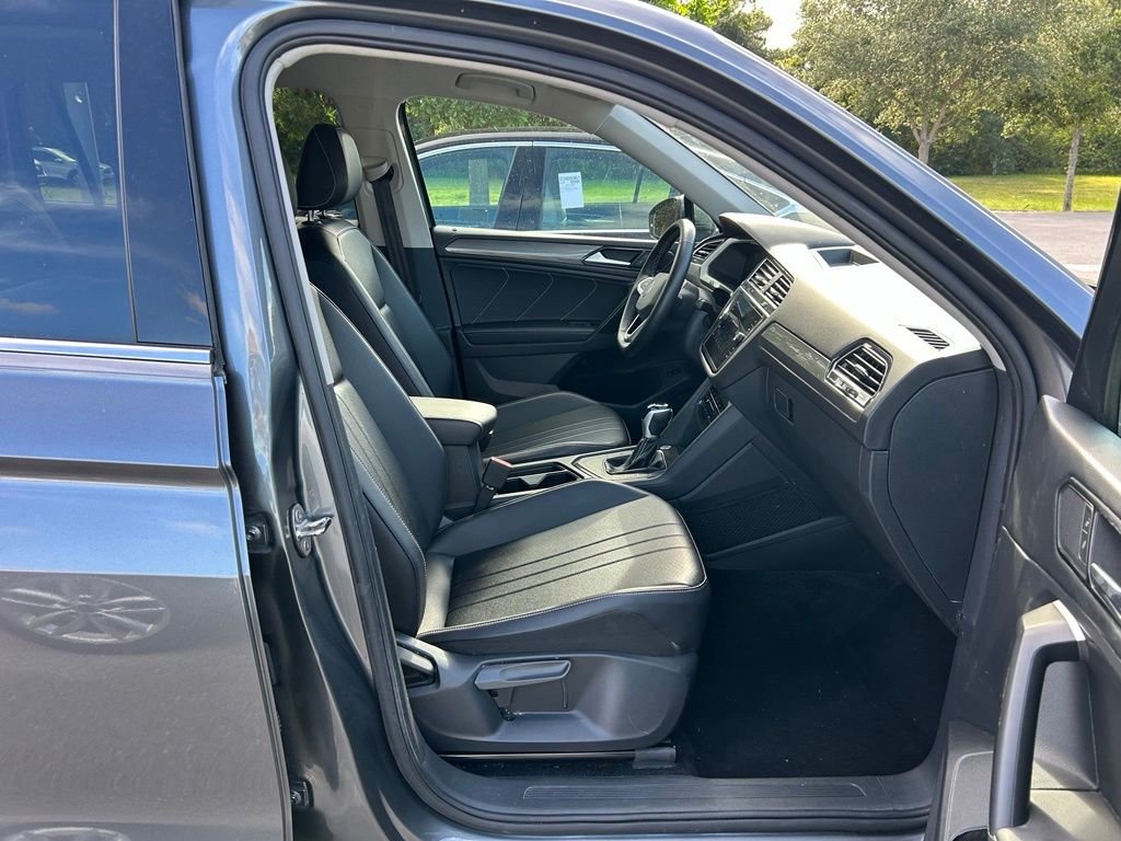 Used 2024 Gray Volkswagen 2.0T SE image 40