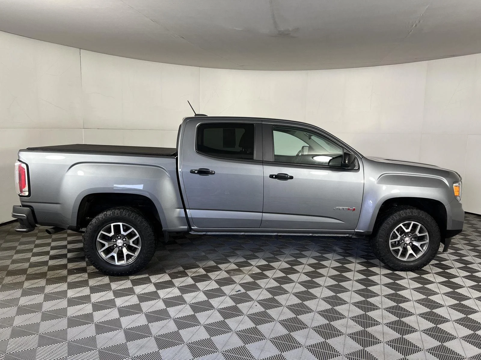 Used 2021 Satin Steel Metallic GMC 4WD AT4 w/Cloth image 11