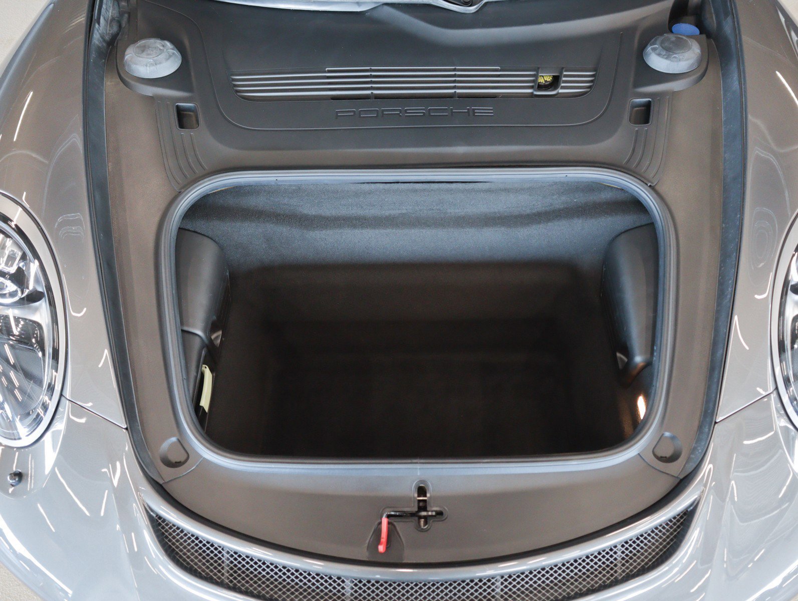 Used 2018 Agate Grey Metallic Porsche GT3 Coupe image 24