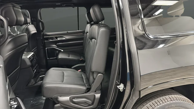 New 2026 High Gloss Black Exterior Paint Jeep Limited Reserve image 23
