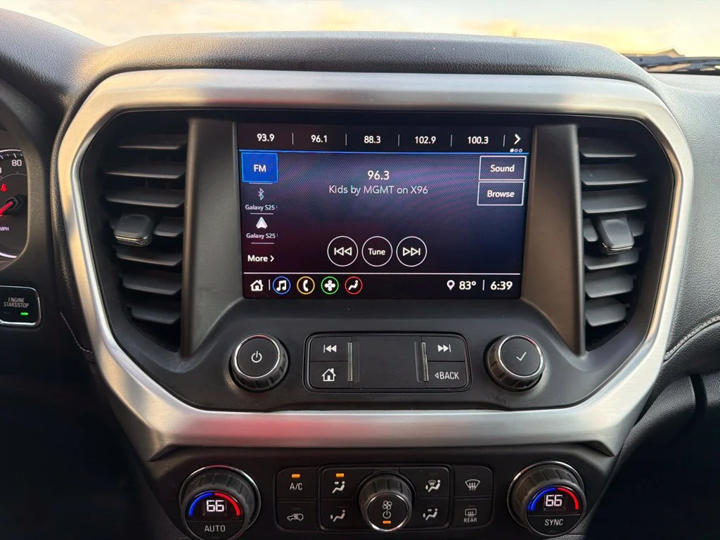 Used 2020 White GMC SLE image 12