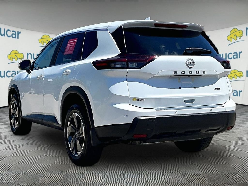 Used 2025 White Nissan SV image 4