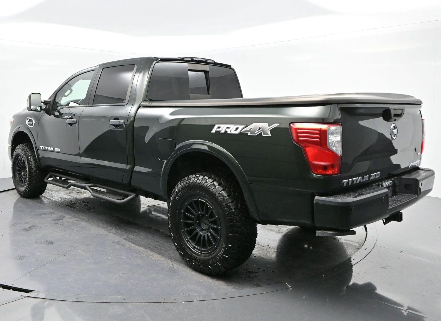 Used 2019 Midnight Pine Metallic Nissan PRO-4X image 5