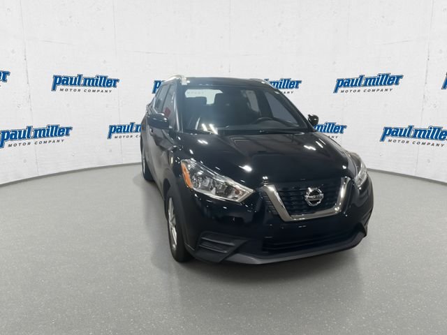 Used 2018 Black Nissan S image 4