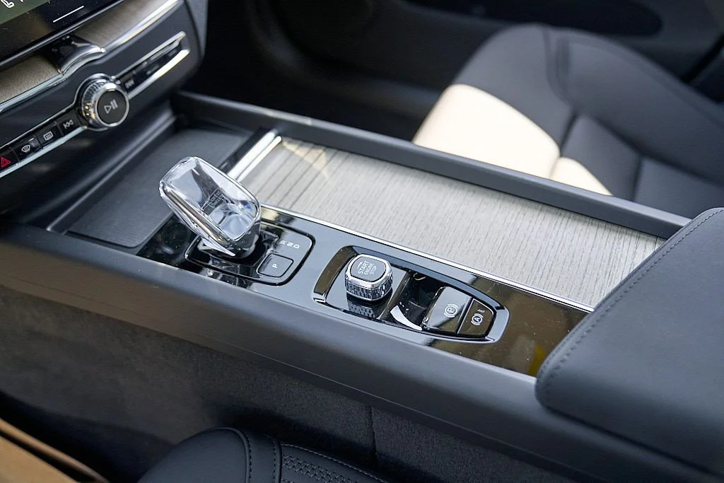 New 2026 Crystal White Volvo Core image 16