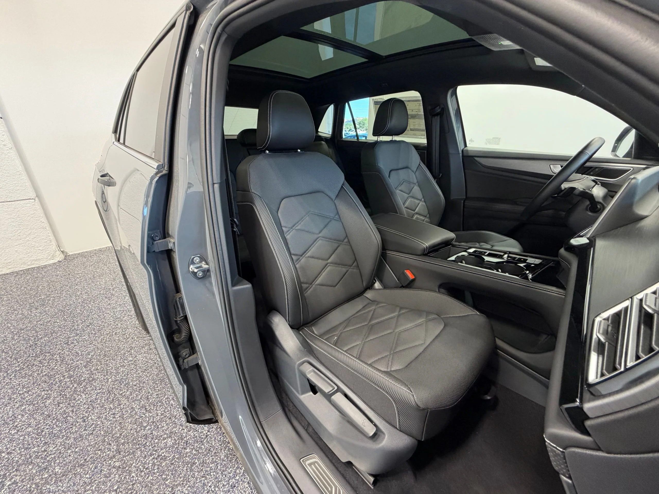 New 2026 Gray Volkswagen 2.0T SE w/Technology image 29
