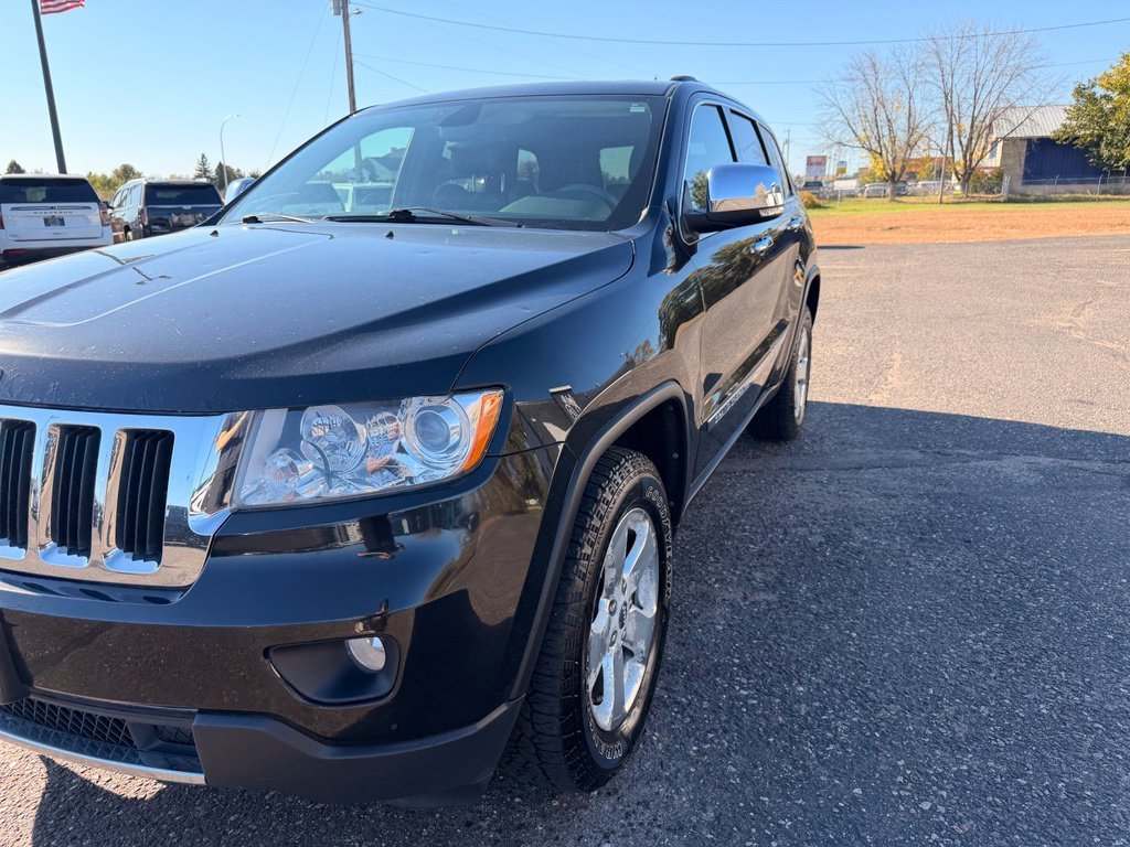 Used 2013 Black Jeep Limited image 15