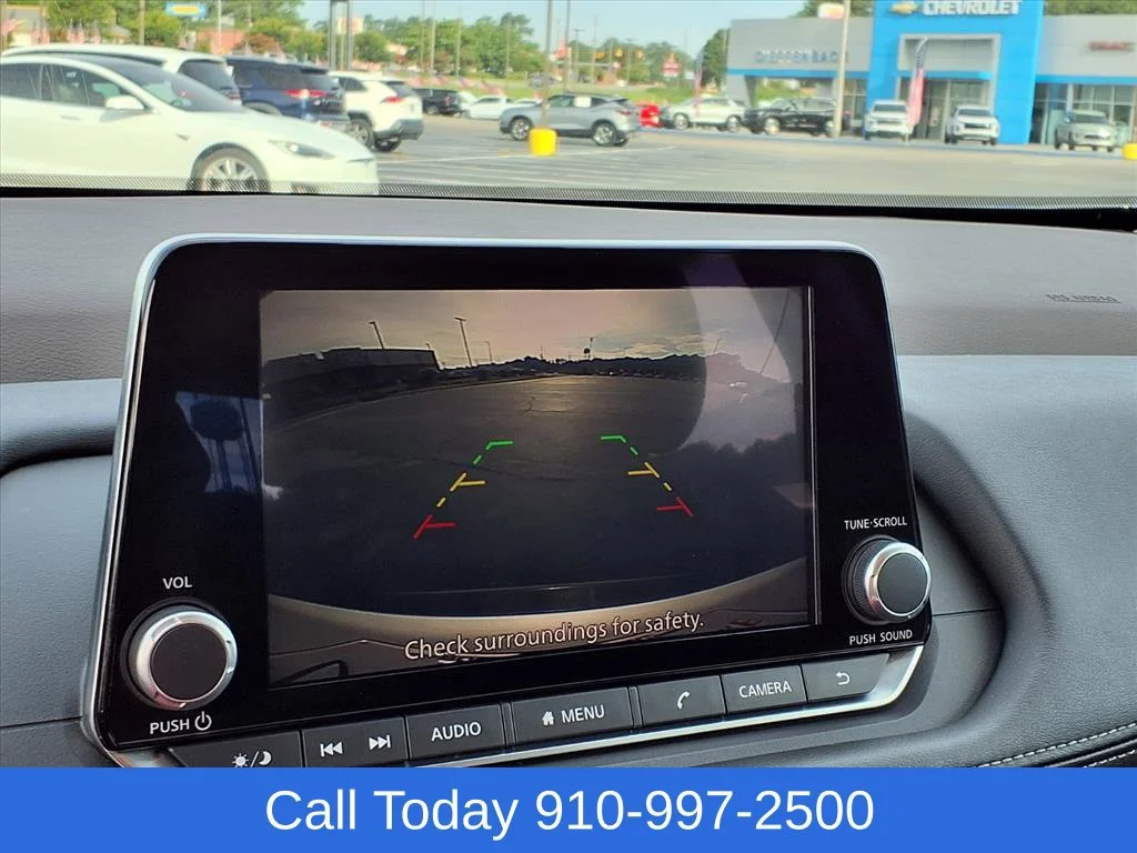 Used 2022 Silver Nissan SV Intelligent AWD image 14
