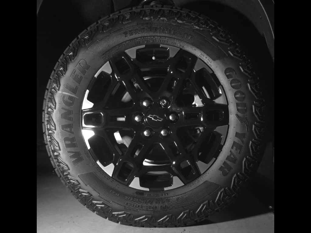 New 2027 Black Chevrolet Z71 image 14