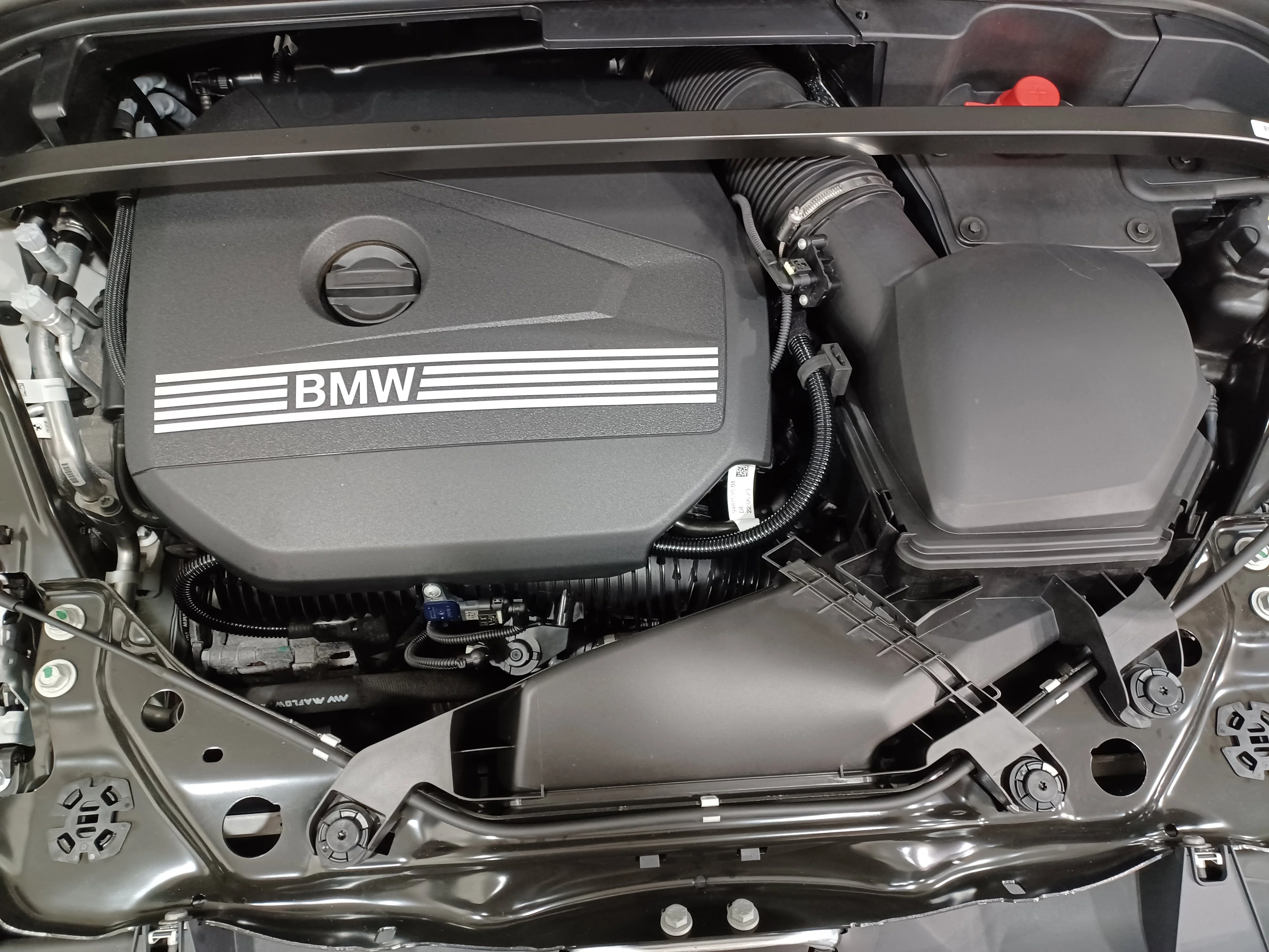 Certified Used 2023 Mineral White Metallic BMW xDrive28i*Nav | Htd Steering Wheel | Pano Roof | Htd Leather | Lane Keep Assist | Rain Sense Wipers image 6