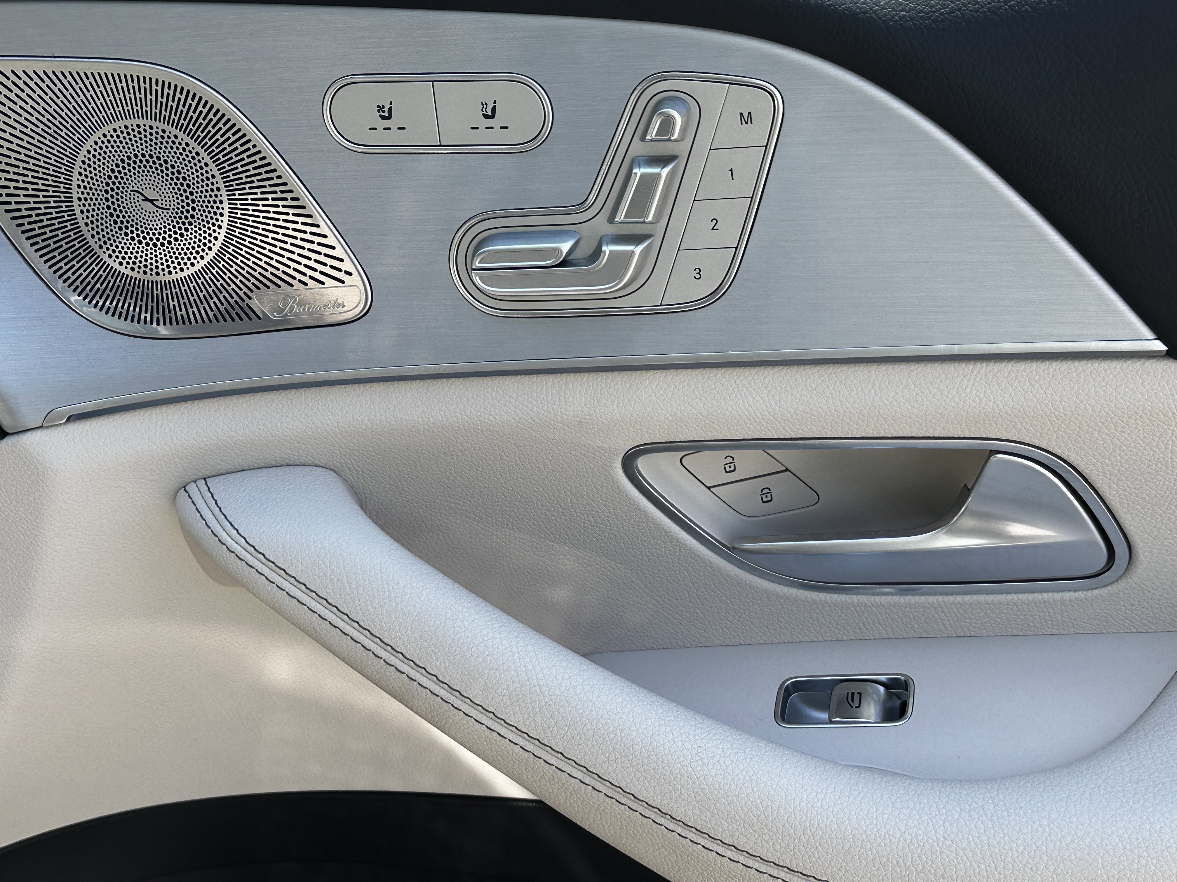 Certified Used 2025 Black Mercedes-Benz GLS 450 image 17