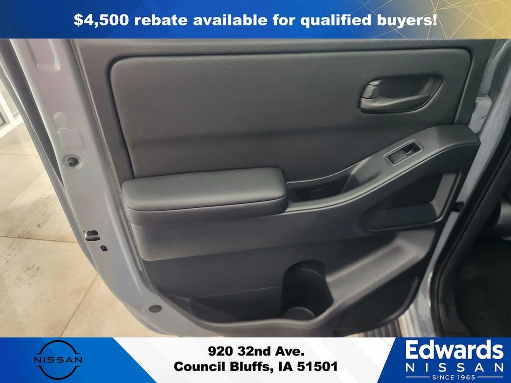 New 2026 Boulder Gray Pearl Nissan Crew Cab SV image 14