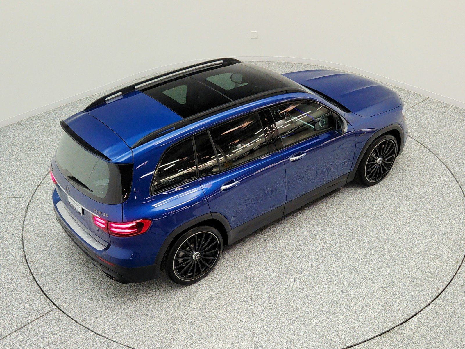 Used 2025 Starling Blue Metallic Mercedes-Benz AMG® GLB 35 4MATIC SUV image 27