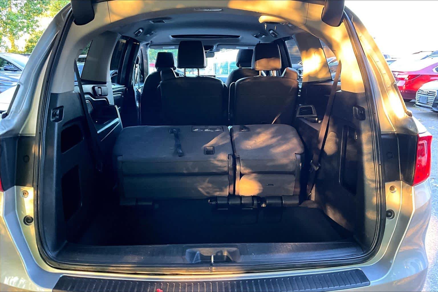 Used 2018 Lunar Silver Metallic Honda EX-L image 31