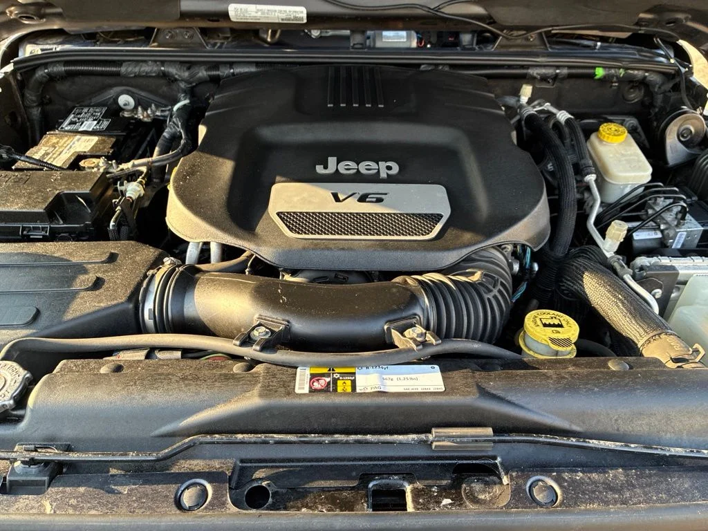 Used 2016 Gray Jeep Unlimited Sahara image 22