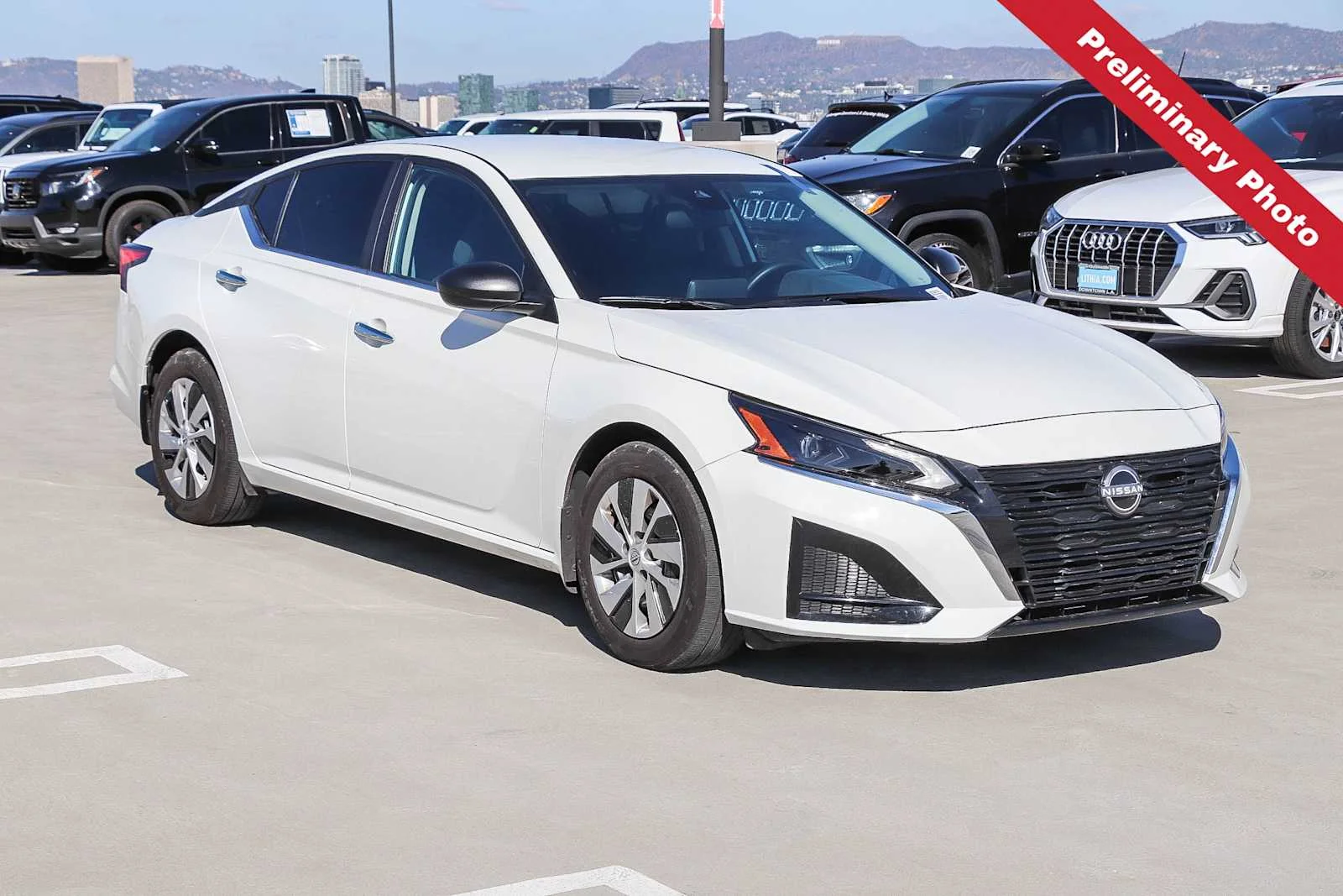 Used 2025 Glacier White Nissan S image 3
