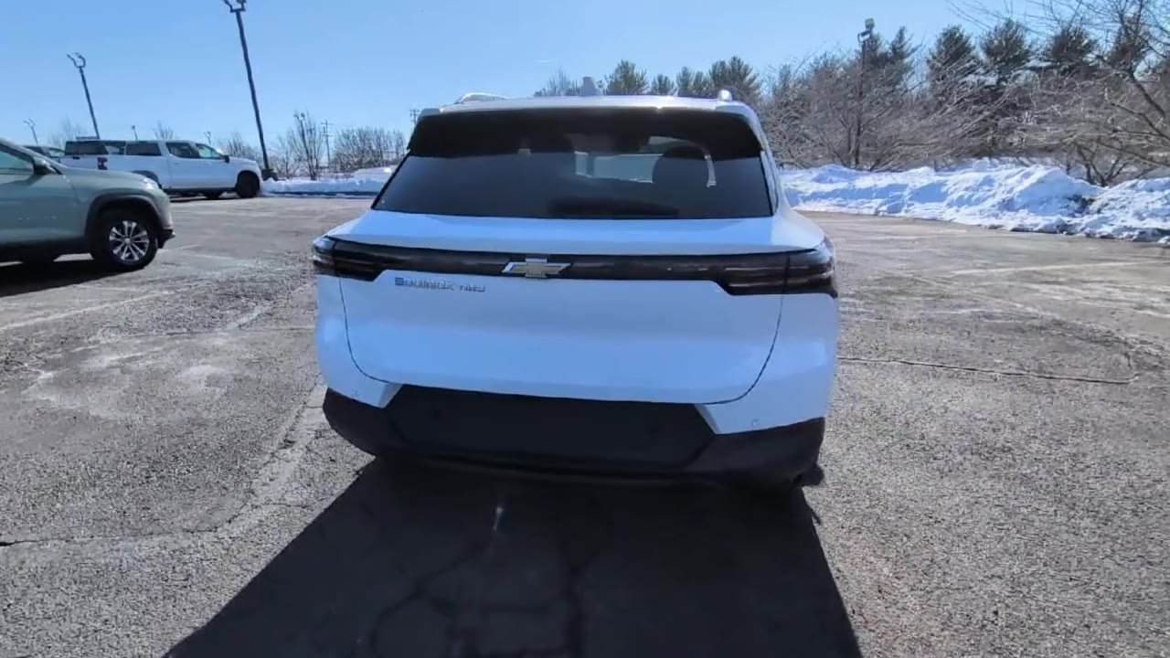 New 2026 Summit White Chevrolet LT image 42