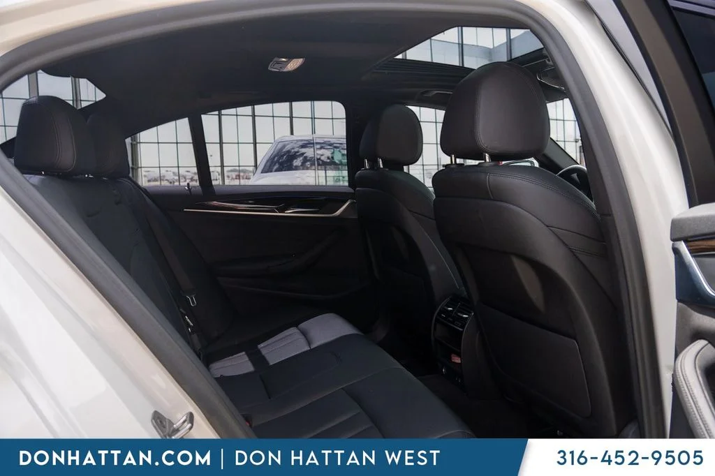 Used 2020 White BMW 530i image 28