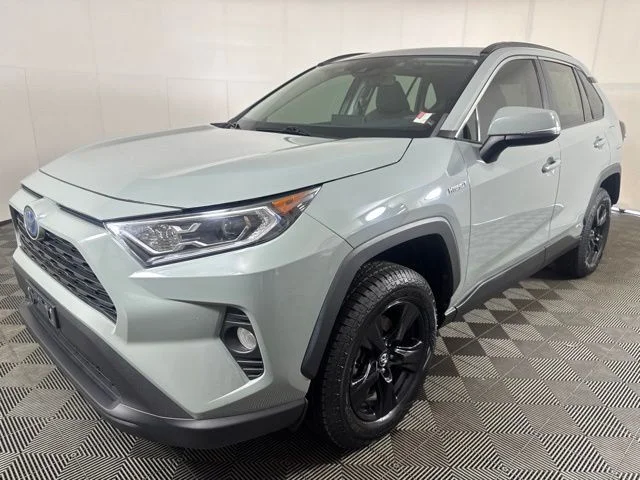 Used 2019 Lunar Toyota XLE image 8