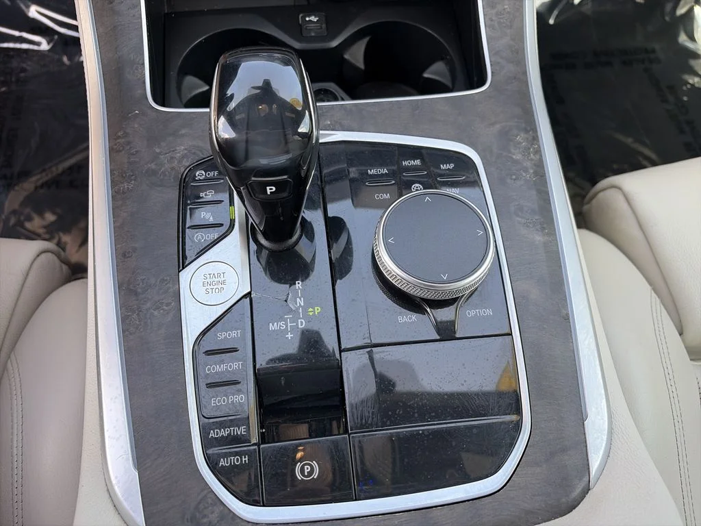 Used 2020 White BMW sDrive40i image 26