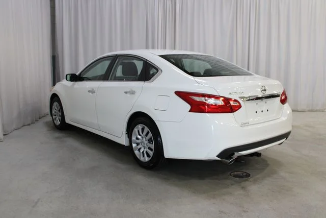 Used 2017 White Nissan 2.5 S image 25
