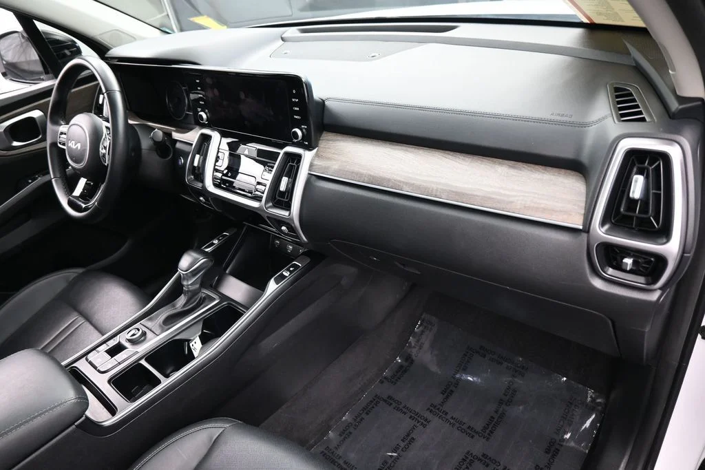 Used 2022 Glacial White Pearl Kia EX image 47