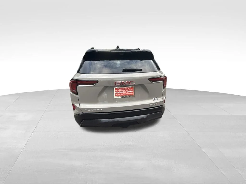 Used 2026  GMC AT4 image 5