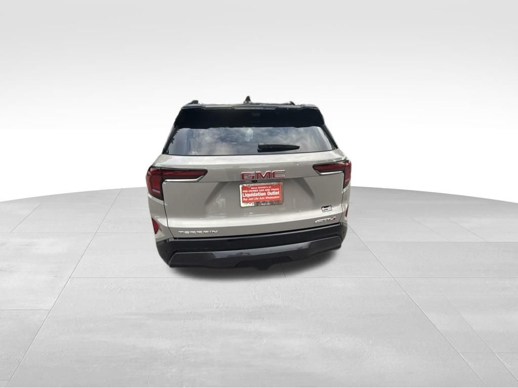 Used 2026  GMC AT4 image 5