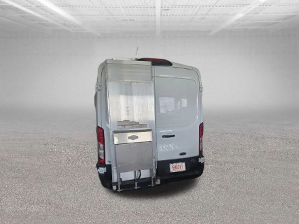 Used 2023 Oxford White Ford Base image 8