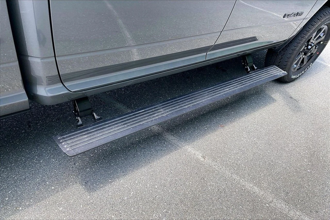 New 2026 Ceramic Gray Clear-Coat Exterior Paint RAM Laramie image 9