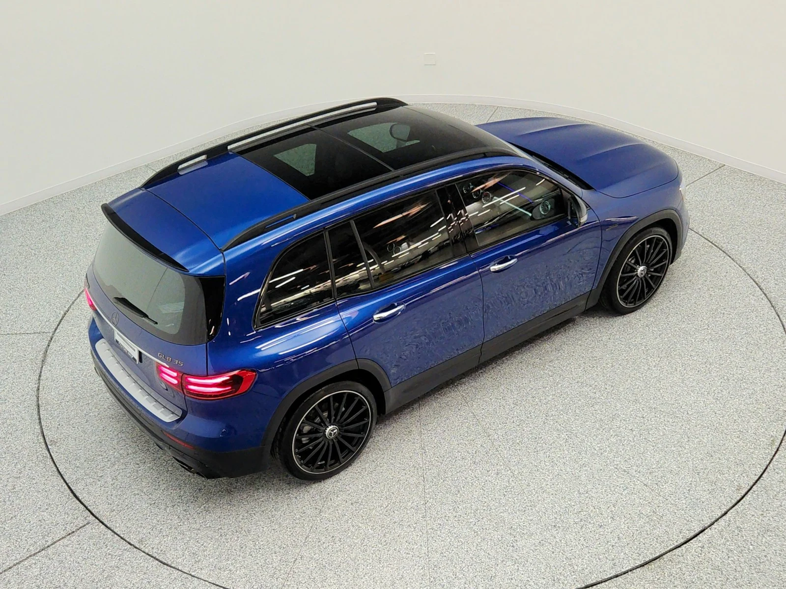 Used 2025 Starling Blue Metallic Mercedes-Benz AMG® GLB 35 4MATIC SUV image 27