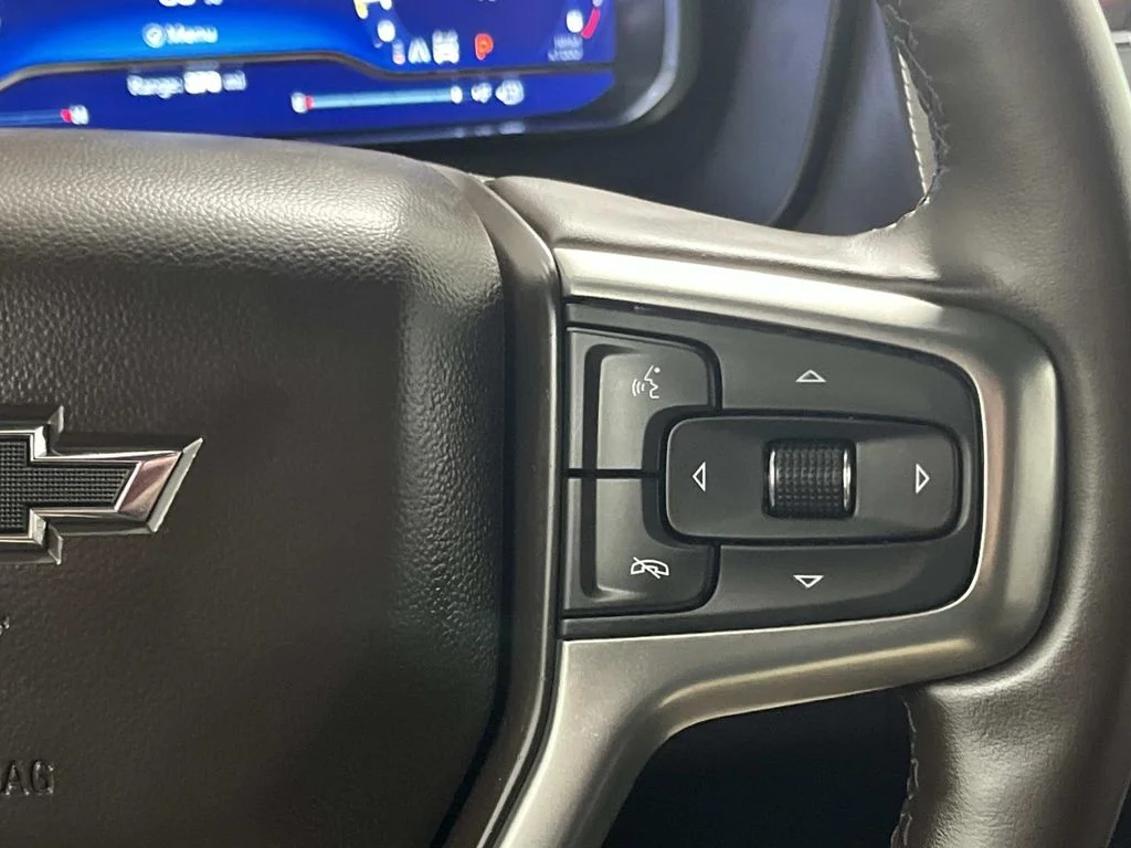Used 2024 Summit White Chevrolet Z71 image 19
