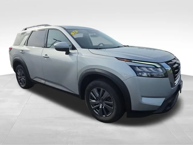 Used 2024 Silver Nissan SV image 8