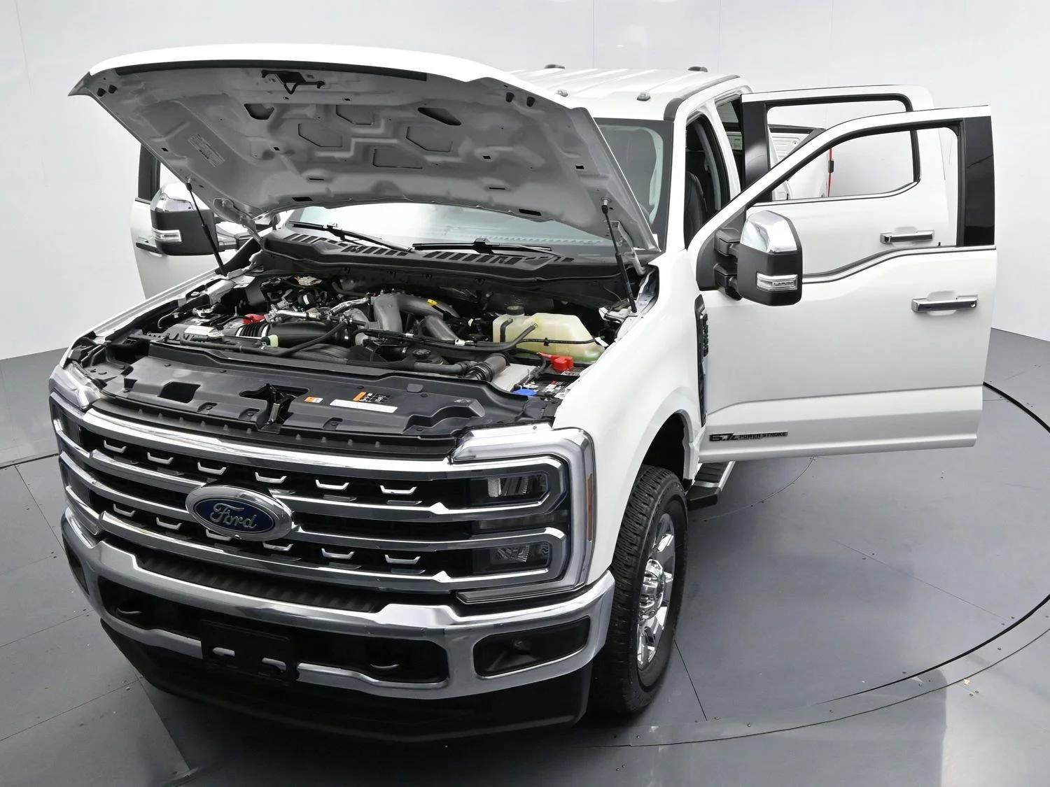 Used 2025 White Ford XL image 43