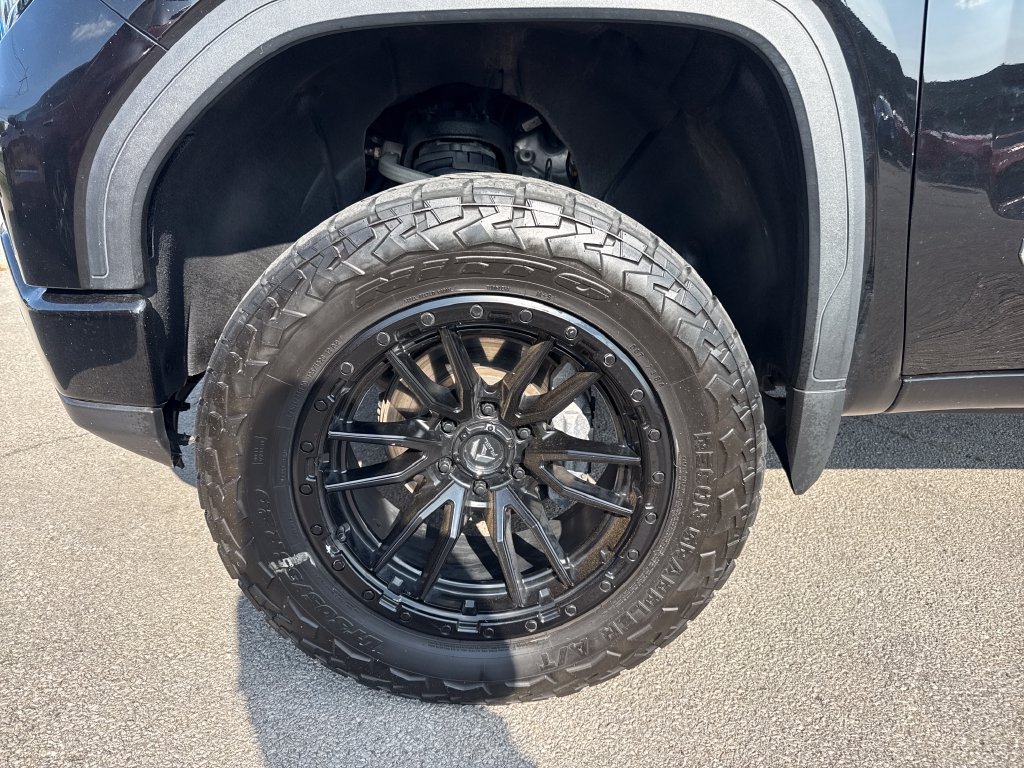 Used 2023 Black GMC Elevation image 10