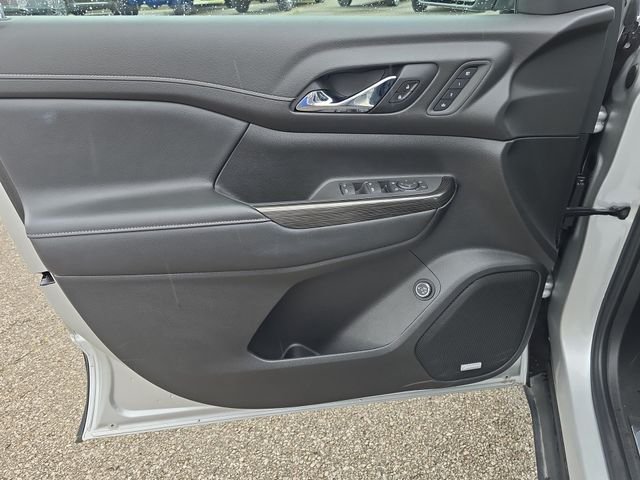Used 2020 Silver GMC SLT image 13