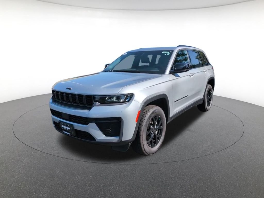 New 2026 Silver Zynith Exterior Paint Jeep Altitude image 12