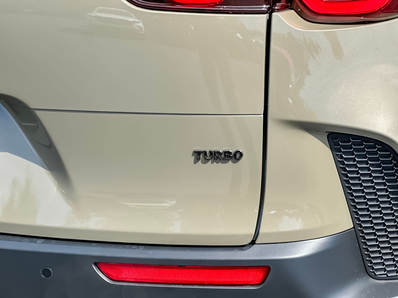 New 2026 Zircon Sand Metallic Mazda 2.5 Turbo Meridian Edition AWD image 24