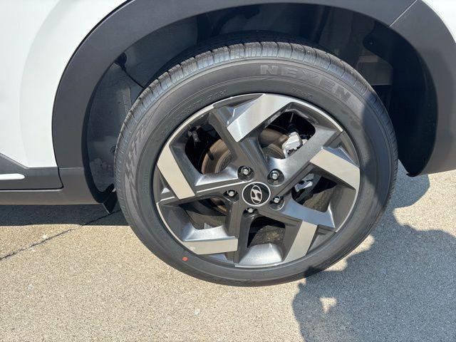 New 2026 Lunar White w/Black Roof Hyundai SEL image 42