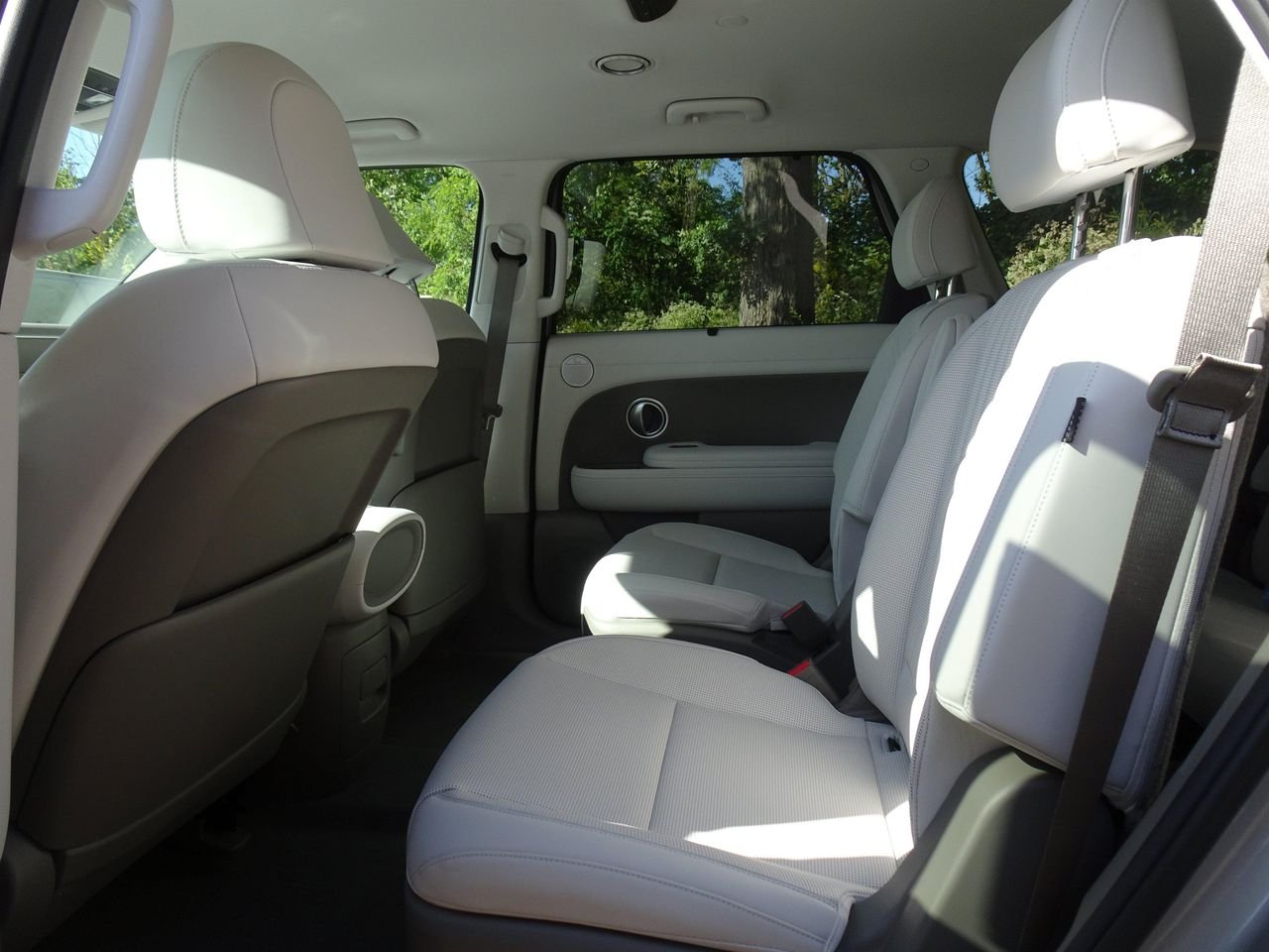 New 2027 Silver Hyundai SEL 7P image 15