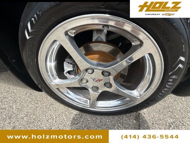 Used 2001 Black Chevrolet 2dr Convertible image 30