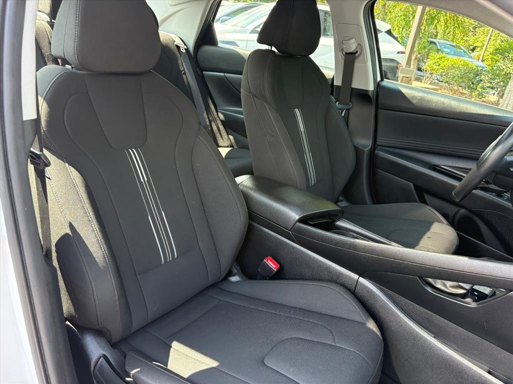 2025 Hyundai Elantra SEL - Photo 18