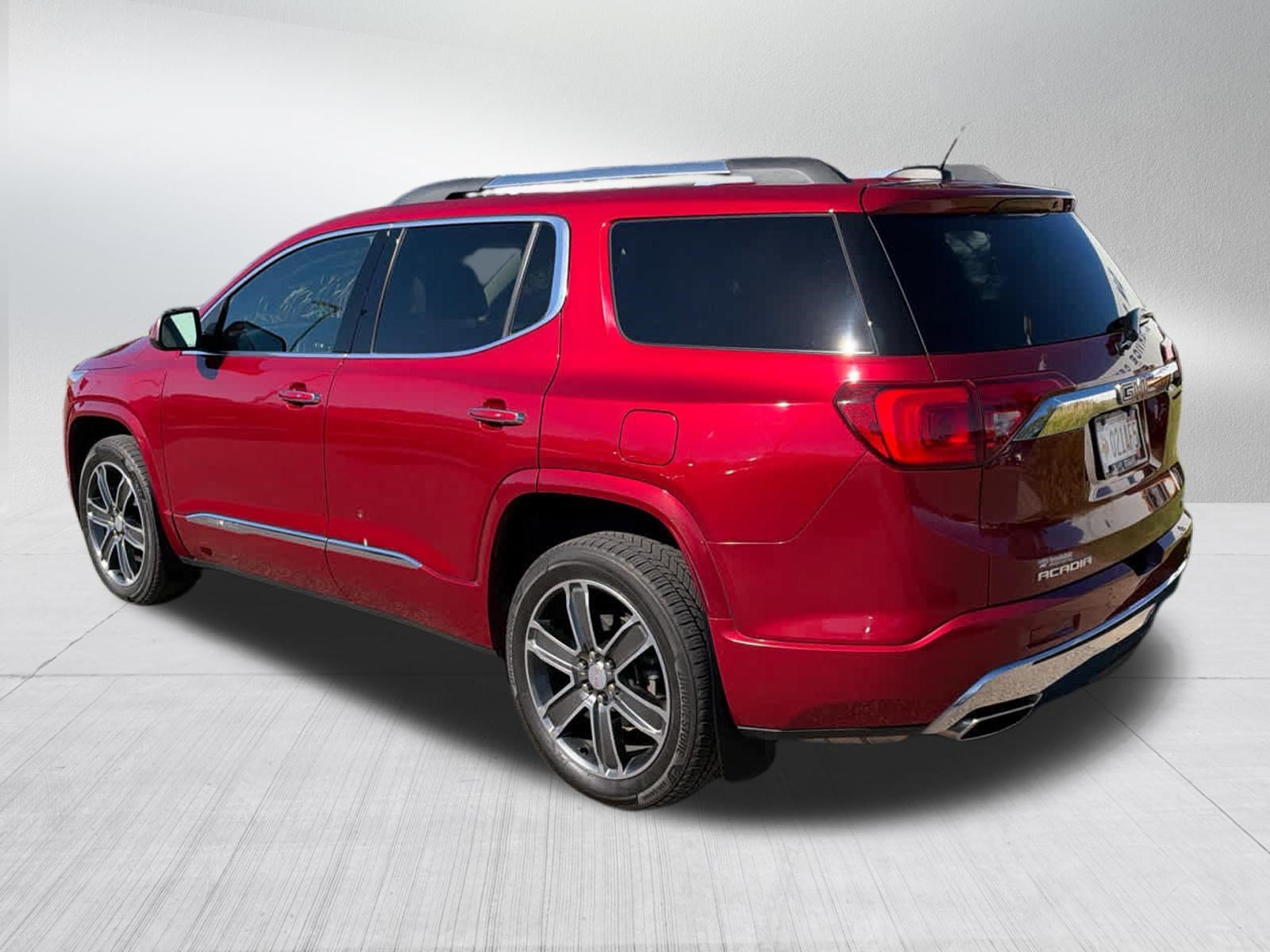Used 2019 RED QUARTZ TINTCOAT GMC Denali image 4