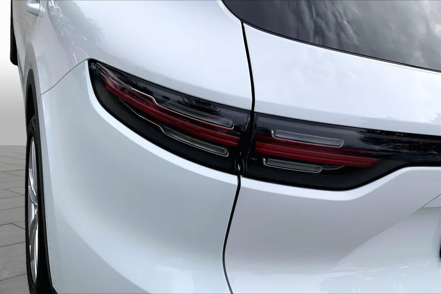 Used 2023  Porsche  image 28