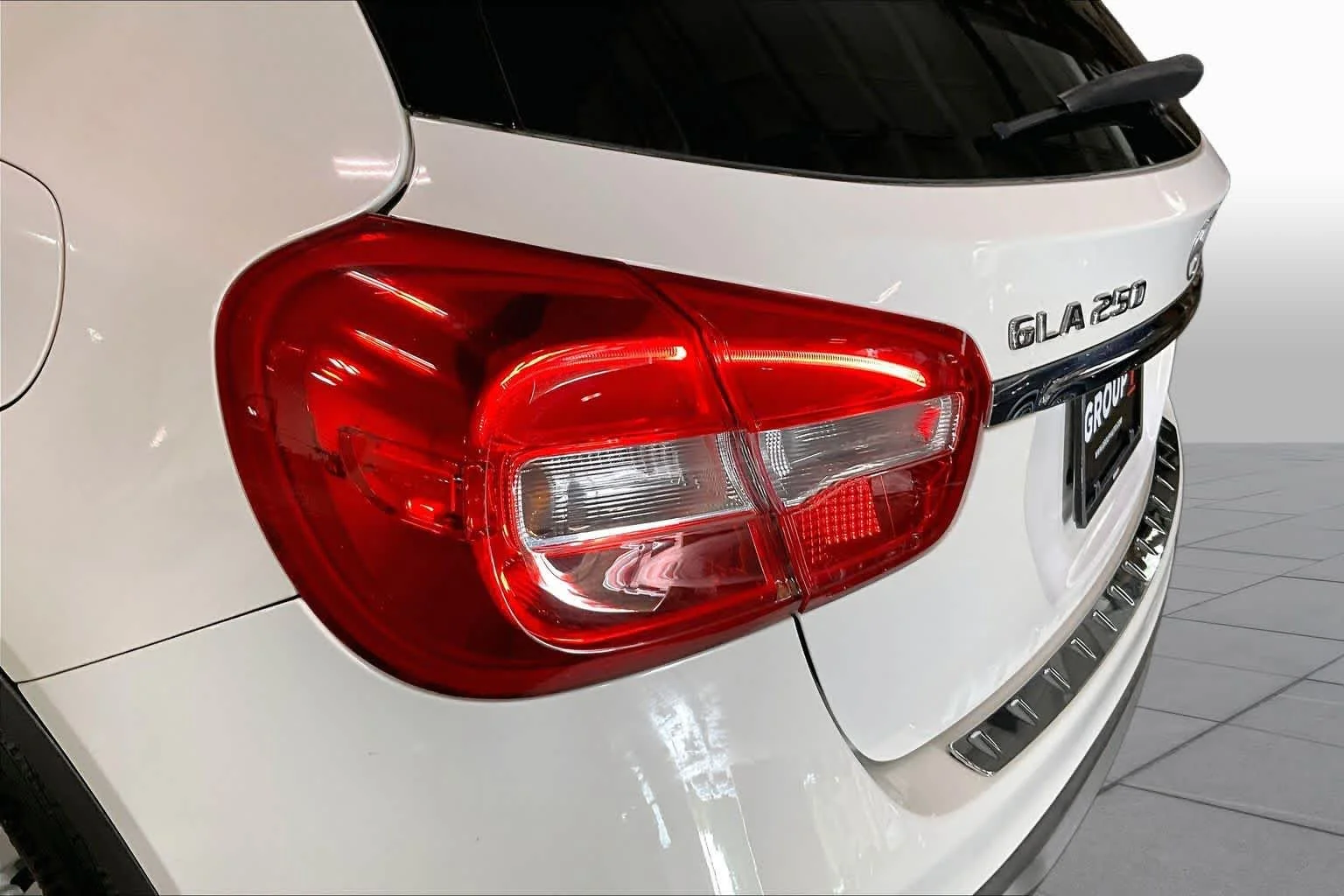 Used 2019 Polar White Mercedes-Benz GLA 250 image 27