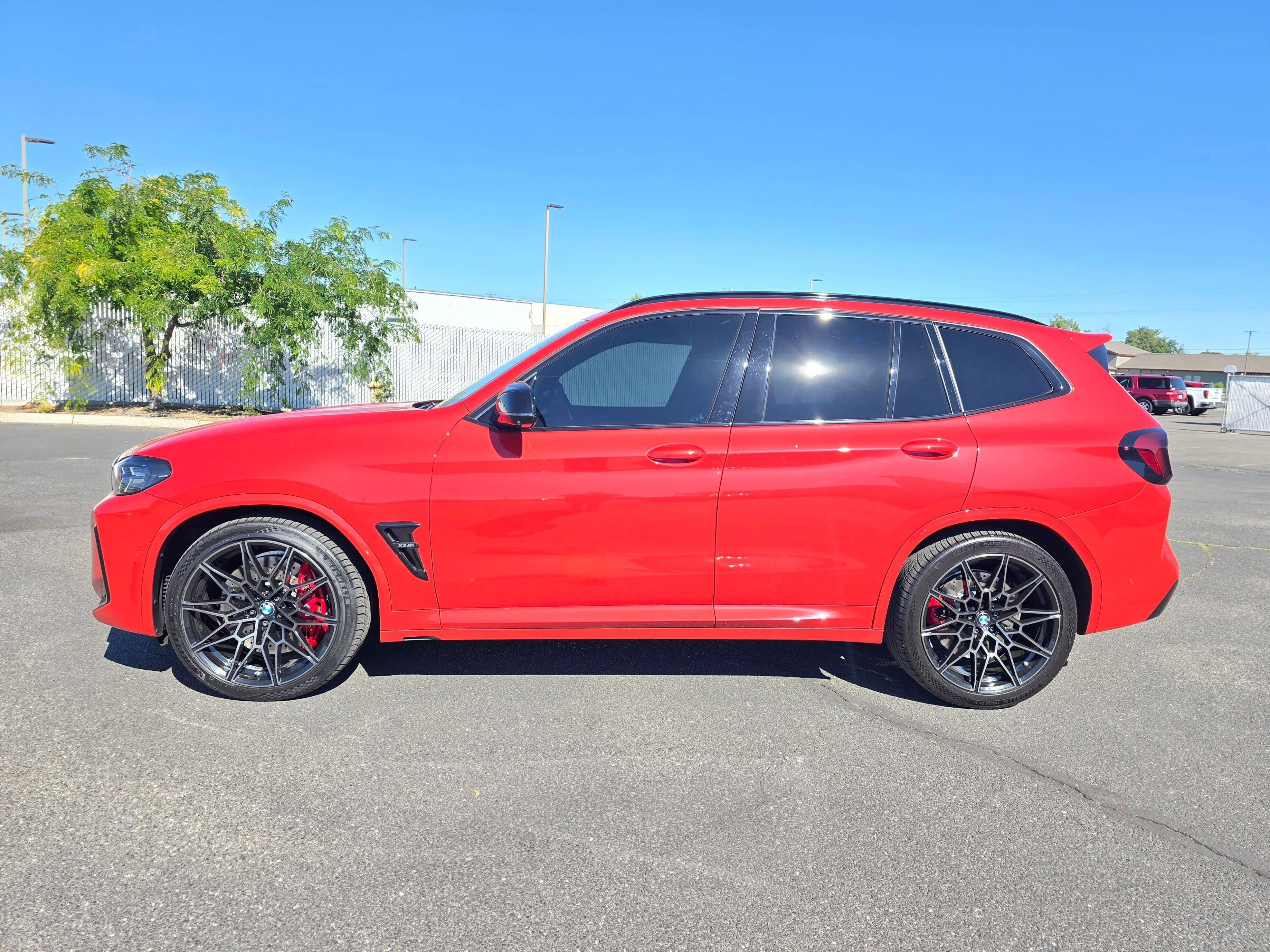 Used 2022 Toronto Red Metallic BMW M image 3