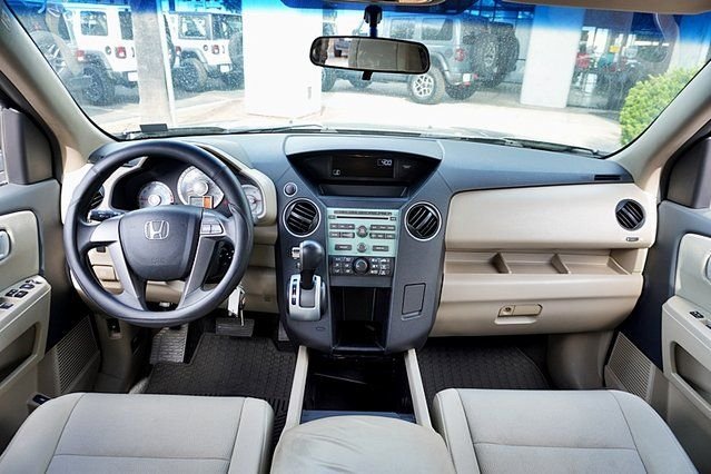 Used 2009 Gray Honda LX image 18