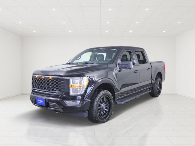 Used 2021 Black Ford XLT image 3