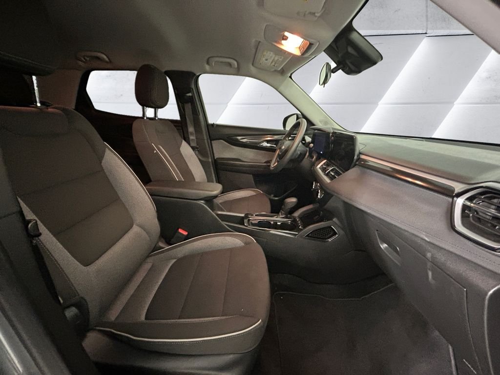 Used 2025 Gray Chevrolet LT image 13