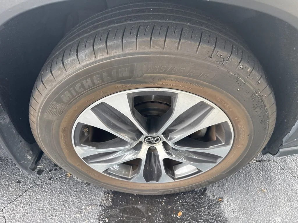 Used 2020 Magnetic Gray Metallic Toyota XLE image 41